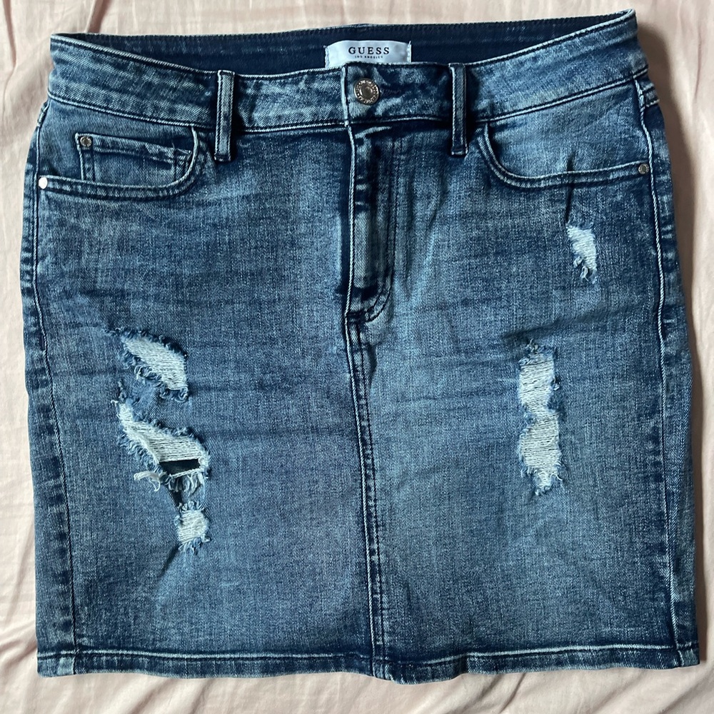 GUESS|| Medium blue wash denim vintage skirt